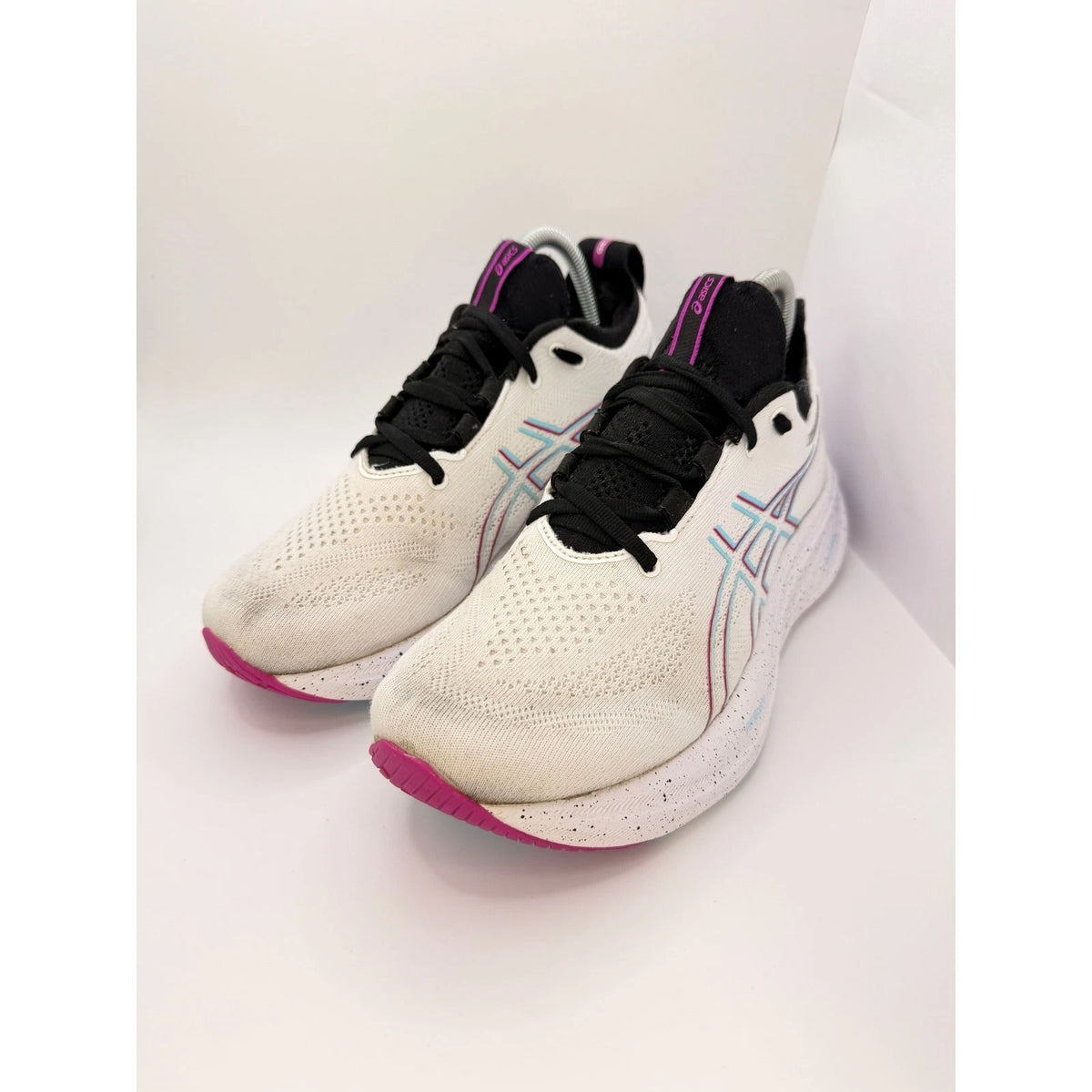 ASICS Gel Nimbus 26 Womens UK 7 Running Shoes White & Black Gym Trainers — photo 1
