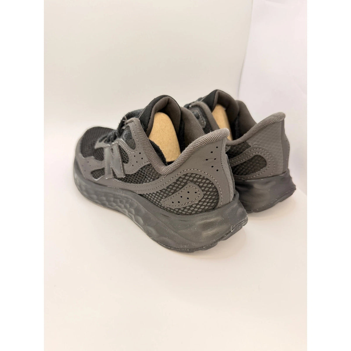 New Balance Fresh Foam Arishi v4 Womens Trainers UK 5 Black TIRALUX — photo 8