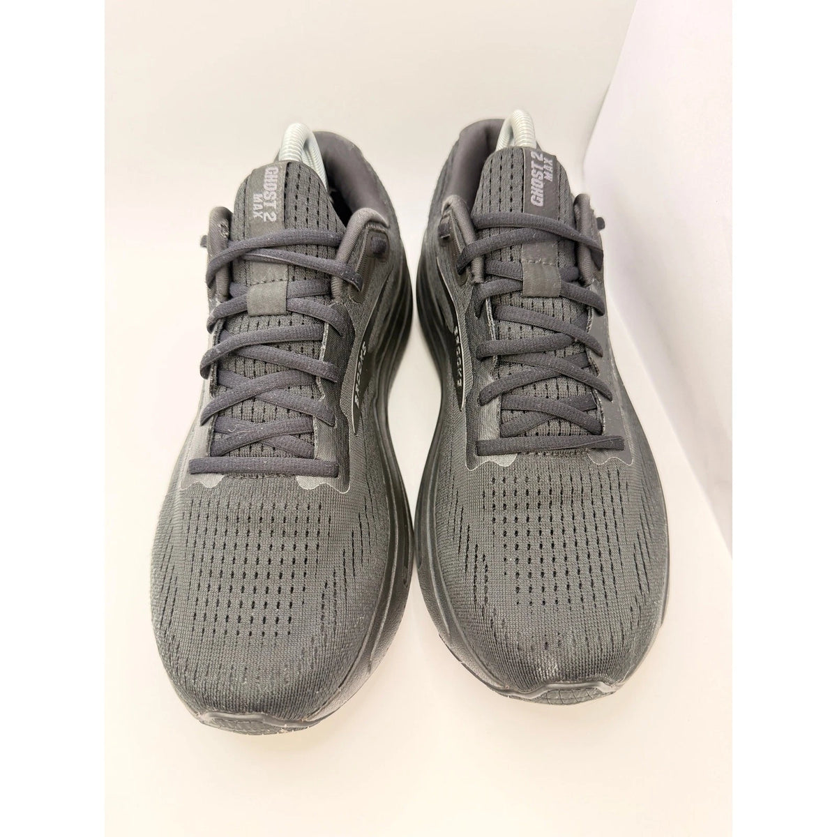 Brooks Ghost Max 2 Running Shoes Mens size 8 Wide Fit Triple Black Gym Shoes — photo 3