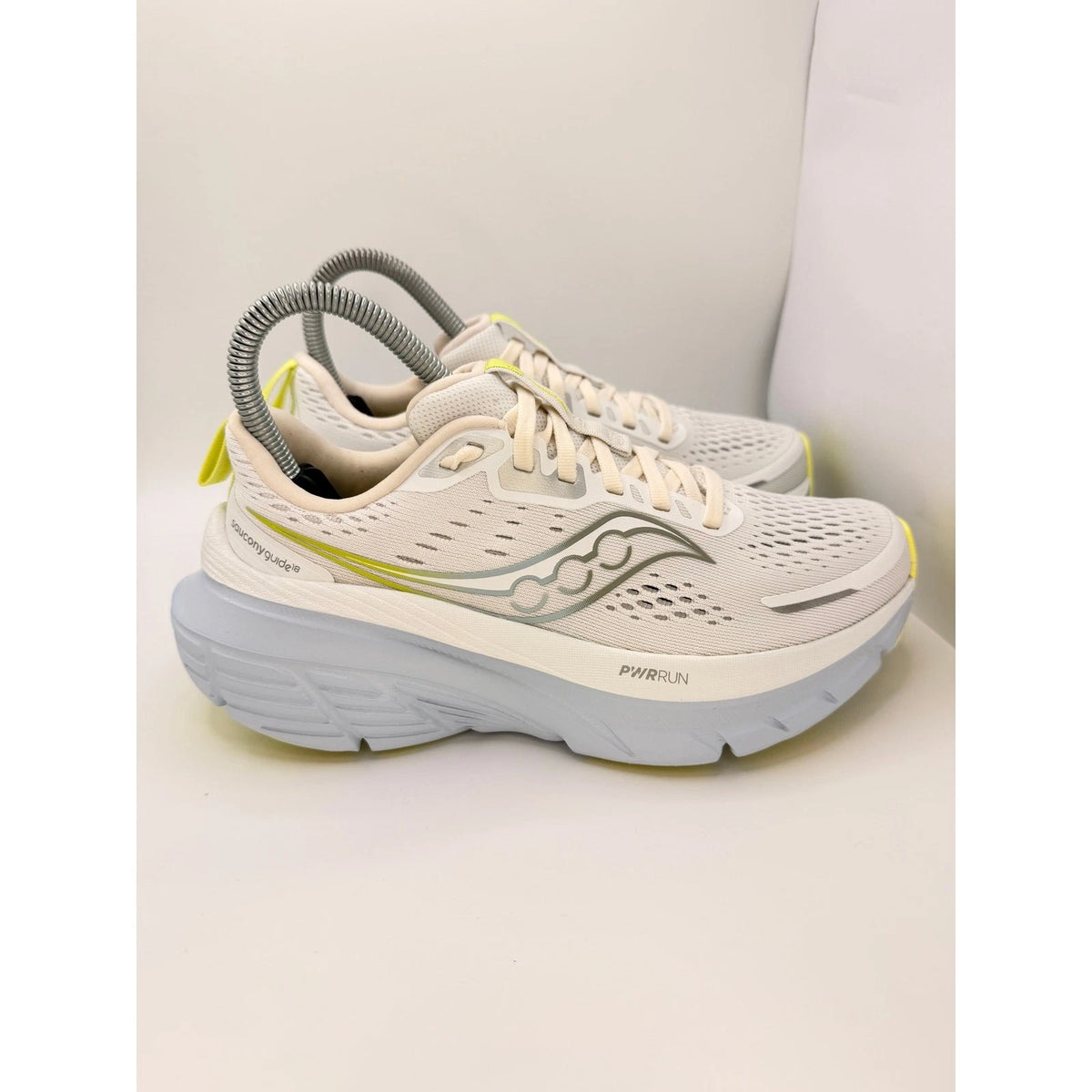 Saucony Guide 18 Womens Stability Running Shoes Size Gym Trainers Size 4UK White — photo 6