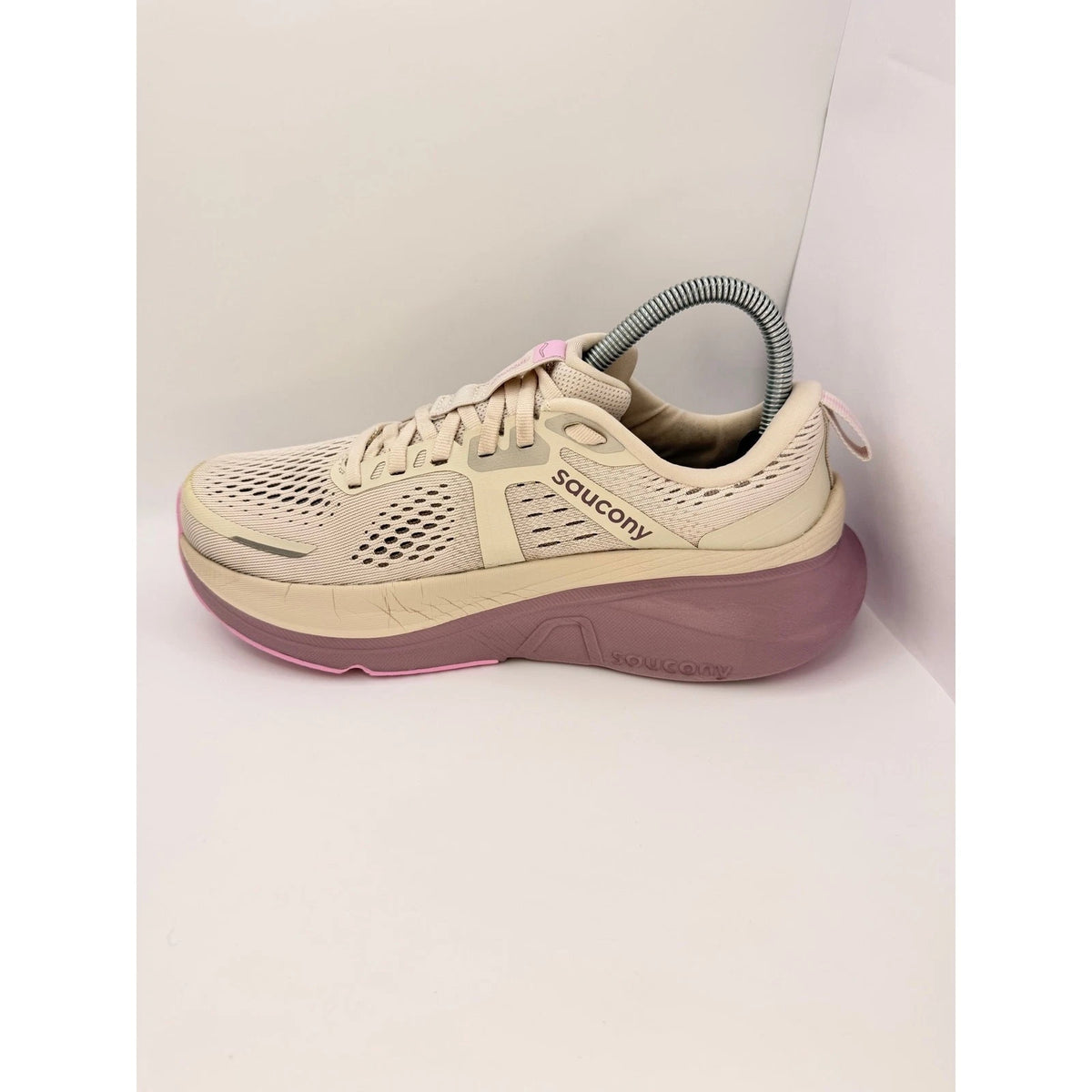 Saucony Guide 18 Womens Stability Running Shoes Size Gym Trainers — photo 10