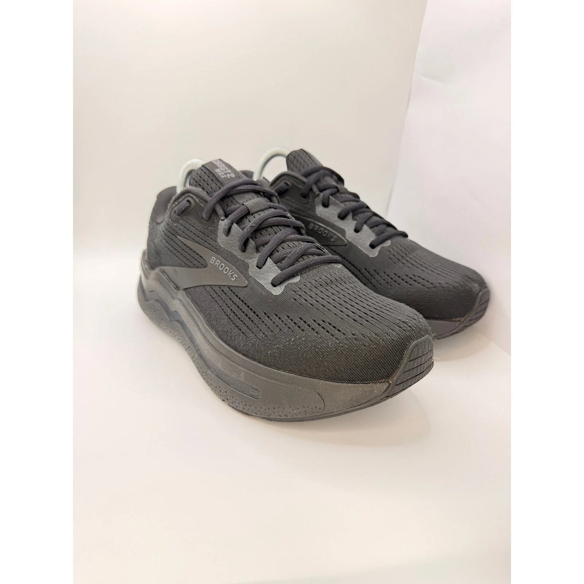 Brooks Ghost Max 2 Running Shoes Mens size 8 Wide Fit Triple Black Gym Shoes — photo 5