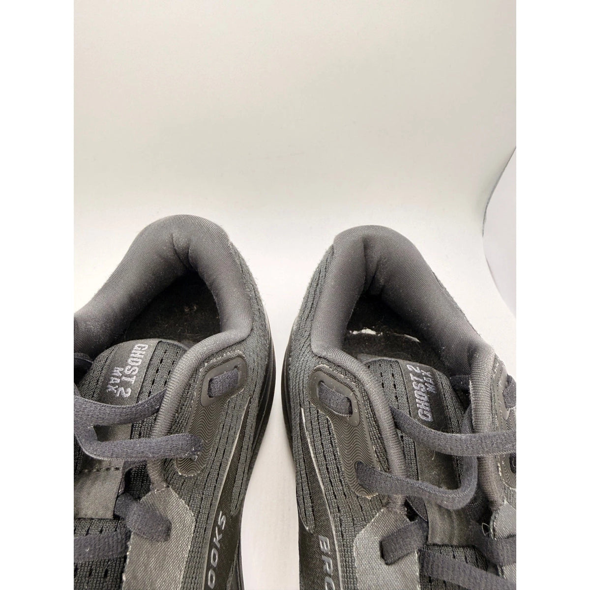 Brooks Ghost Max 2 Running Shoes Mens size 8 Wide Fit Triple Black Gym Shoes — photo 14