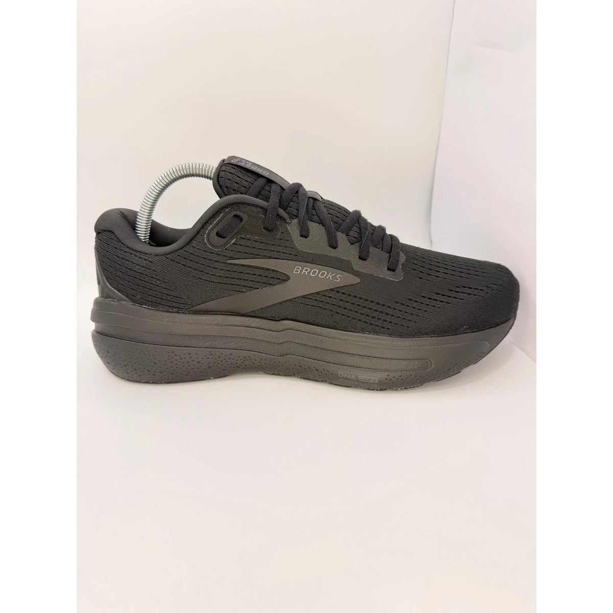 Brooks Ghost Max 2 womens UK 8 Running Shoes Gym Trainers Triple Black Wide Fit — photo 11