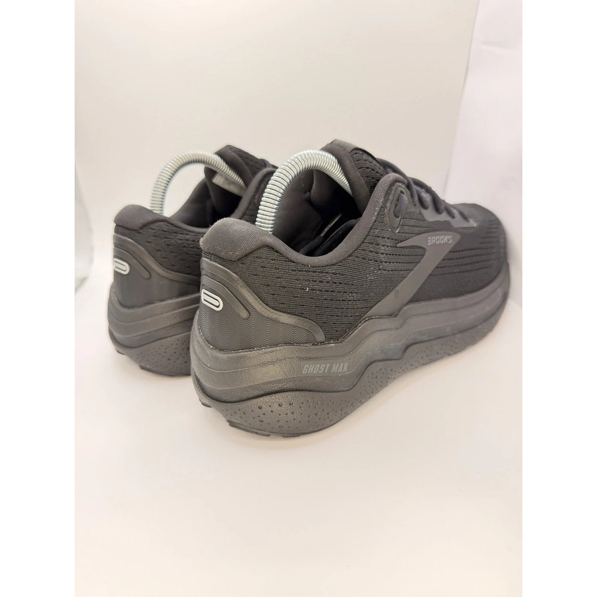 Brooks Ghost Max 2 Running Shoes Mens size 8 Wide Fit Triple Black Gym Shoes — photo 8