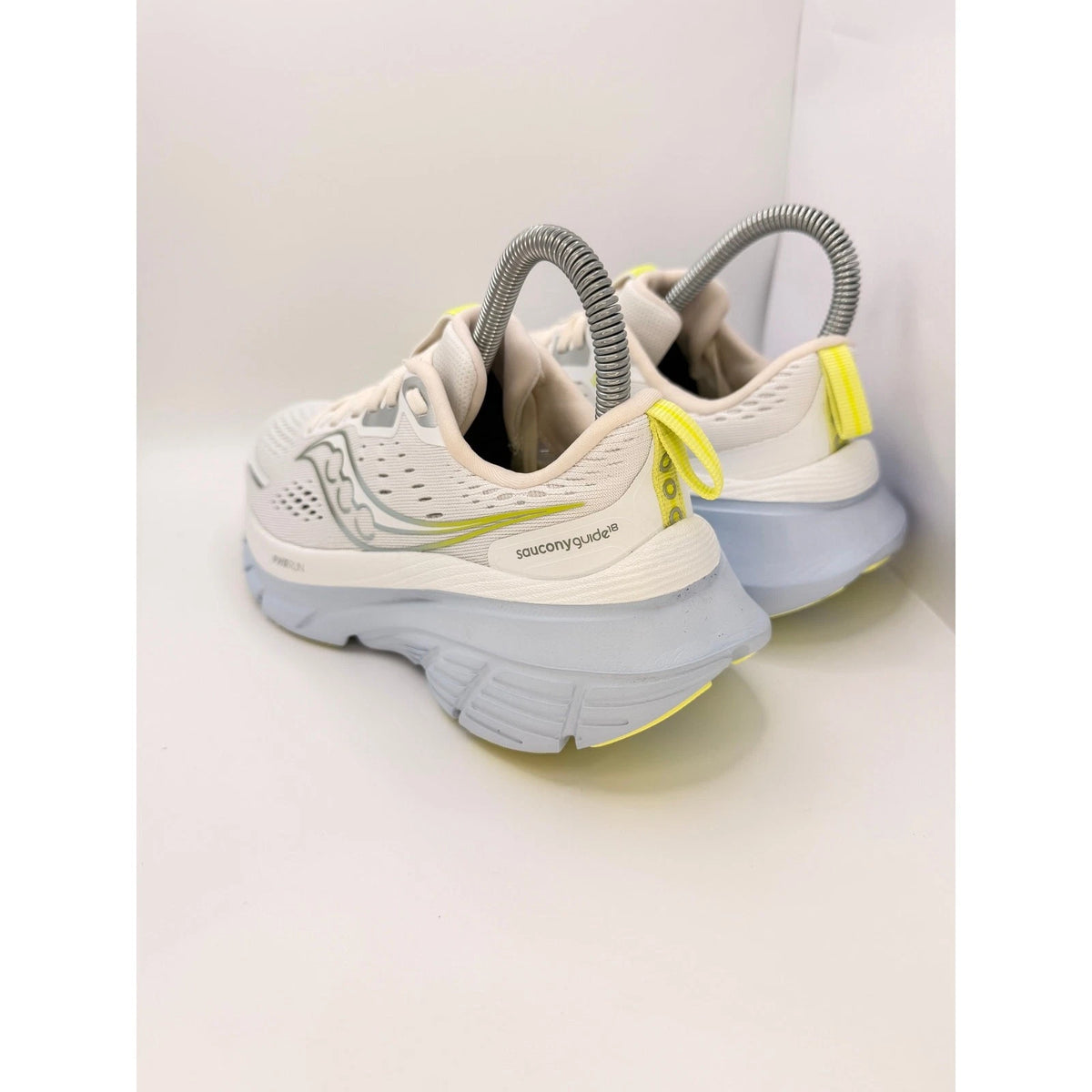 Saucony Guide 18 Womens Stability Running Shoes Size Gym Trainers Size 4UK White — photo 10