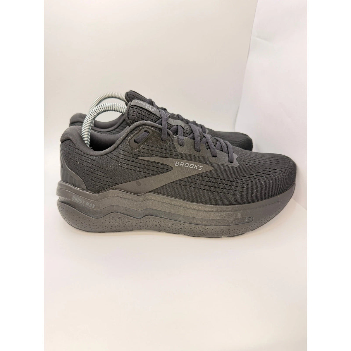 Brooks Ghost Max 2 Running Shoes Mens size 8 Wide Fit Triple Black Gym Shoes — photo 6