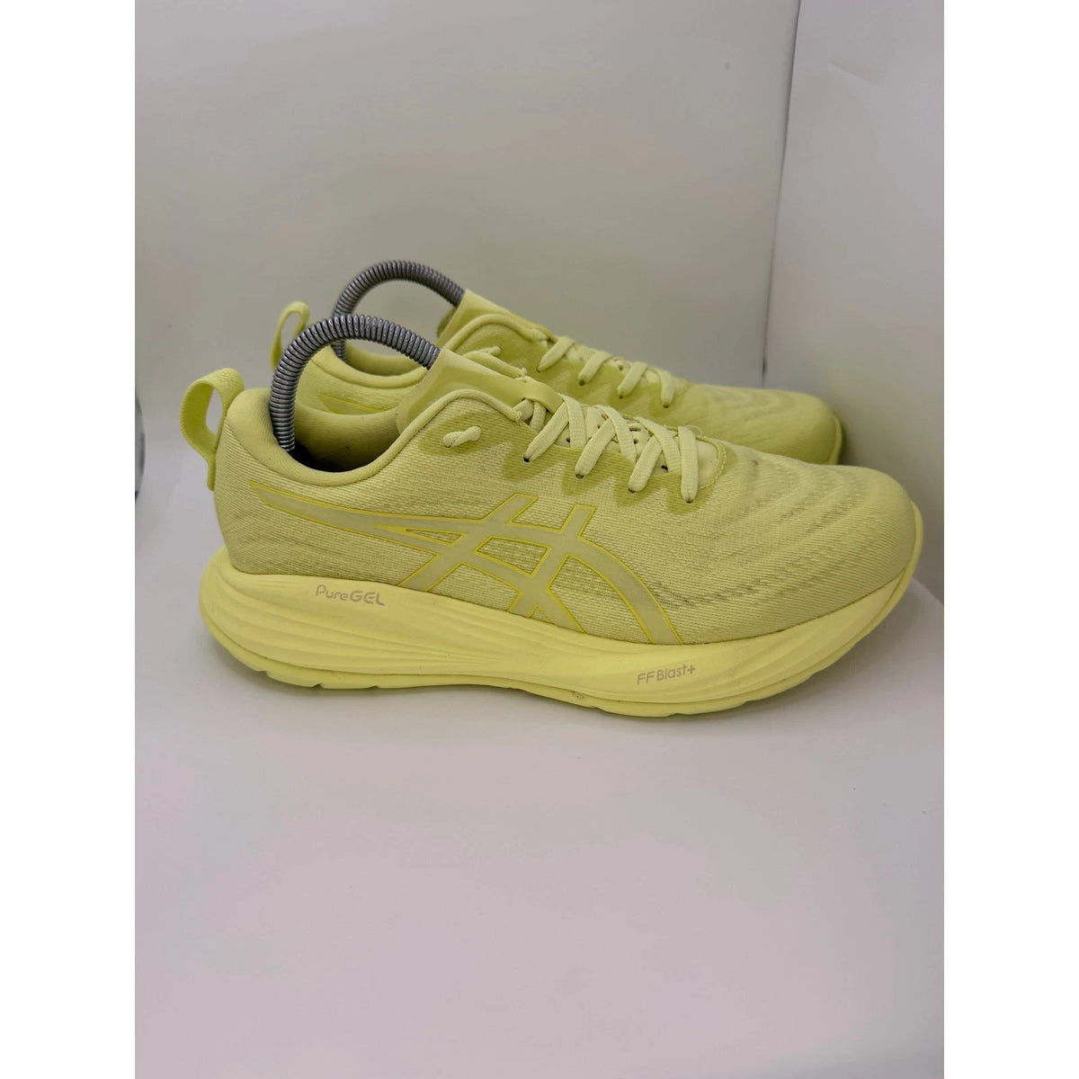 Asics Gel Cumulus 27 Womens UK 7.5 Yellow Cushioned Running Shoes — photo 5