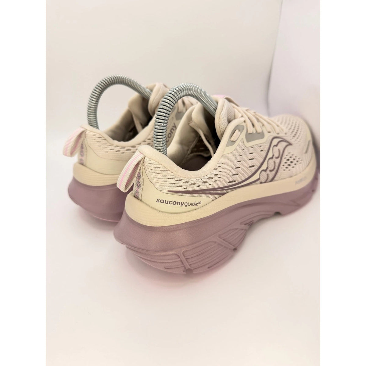 Saucony Guide 18 Womens Stability Running Shoes Size Gym Trainers — photo 6