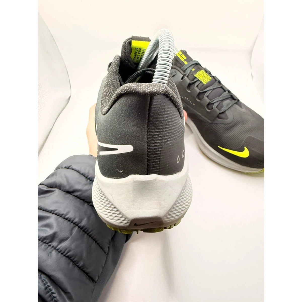 Nike Pegasus 39 Shield Waterproof Running Shoes UK 5.5 Grey Volt — photo 16