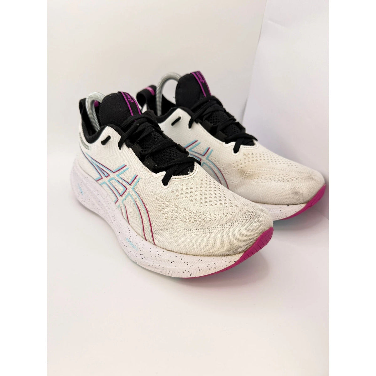 ASICS Gel Nimbus 26 Womens UK 7 Running Shoes White & Black Gym Trainers — photo 4
