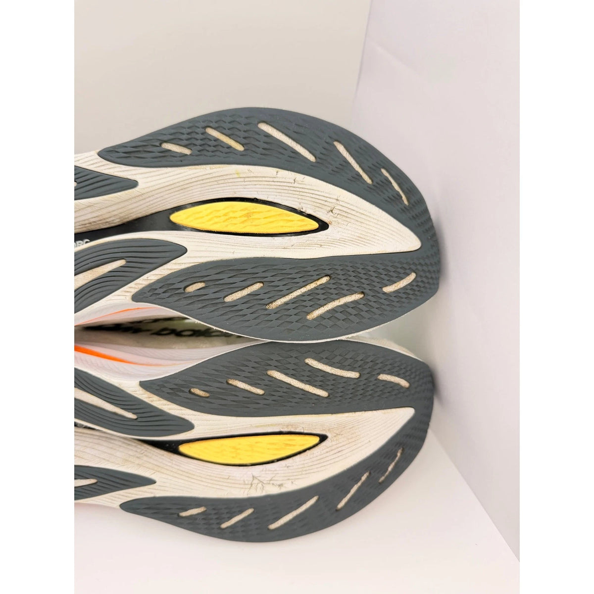 New Balance FuelCell SuperComp Elite V2 Womens UK 6.5 Running Shoes White Carbon — photo 15