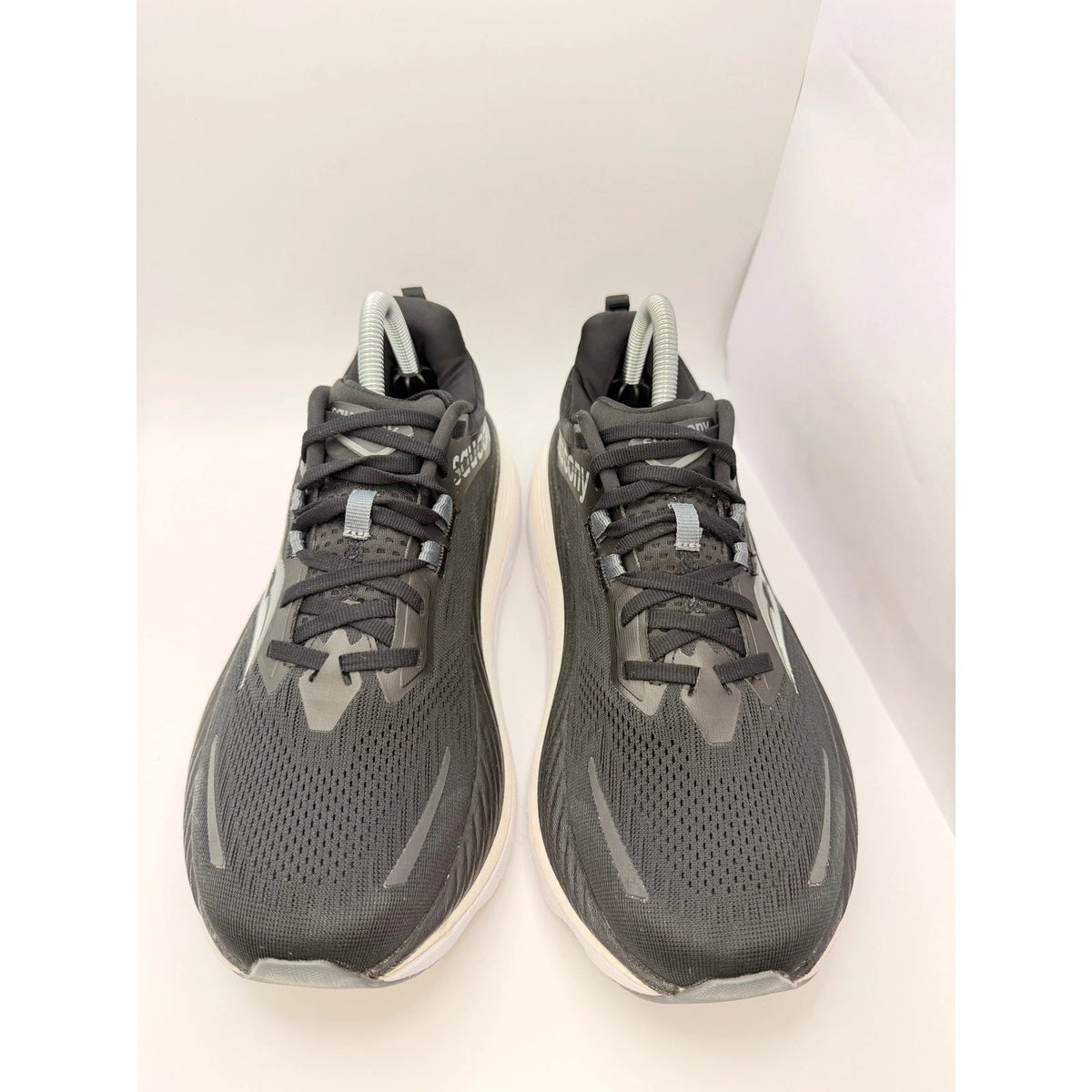 Saucony Hurricane 24 Mens 8UK Stability Running Shoes Black & White Gym Trainers — photo 3