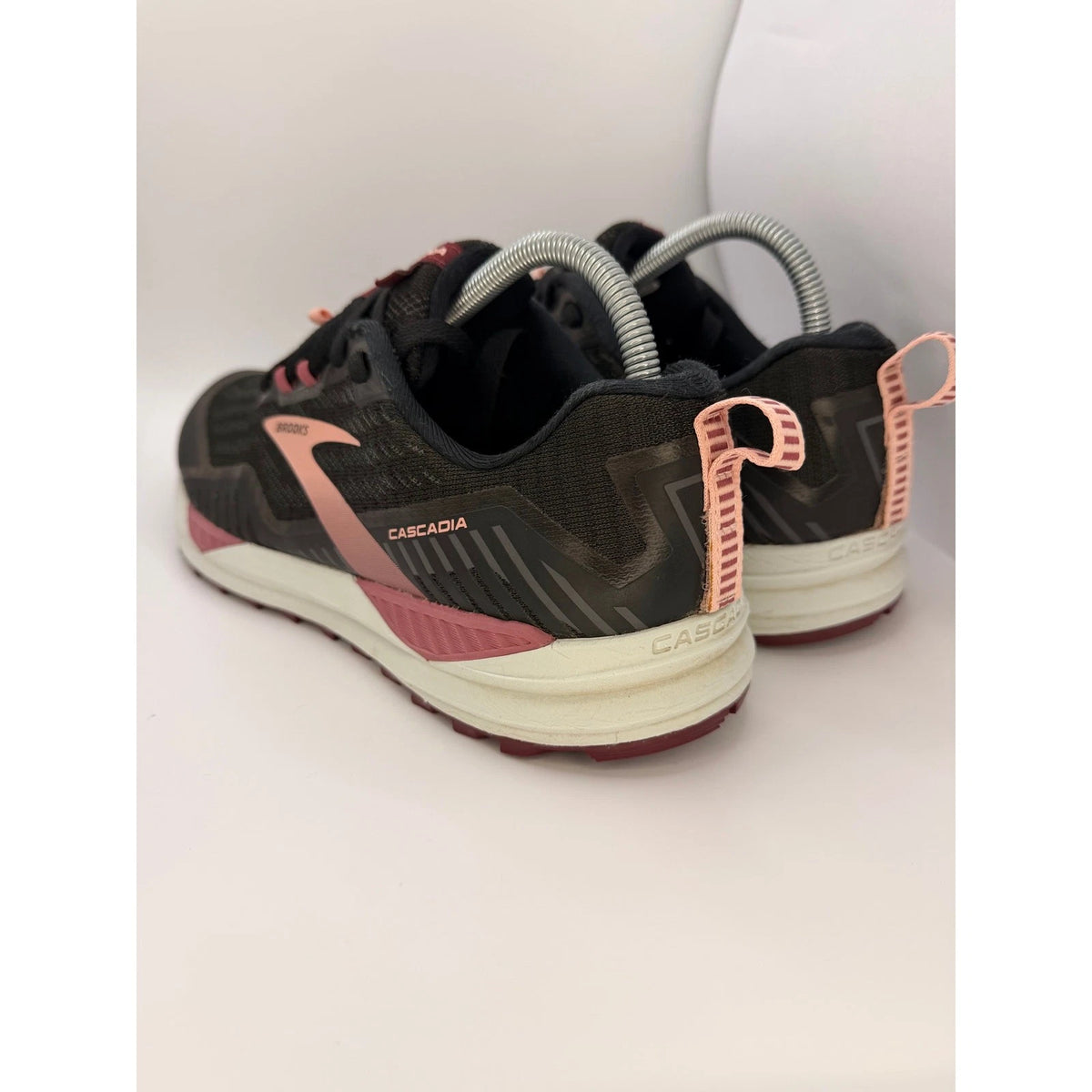 Brooks Cascadia 15 Men’s UK 9 Trail Running Shoes Black Pink — photo 13