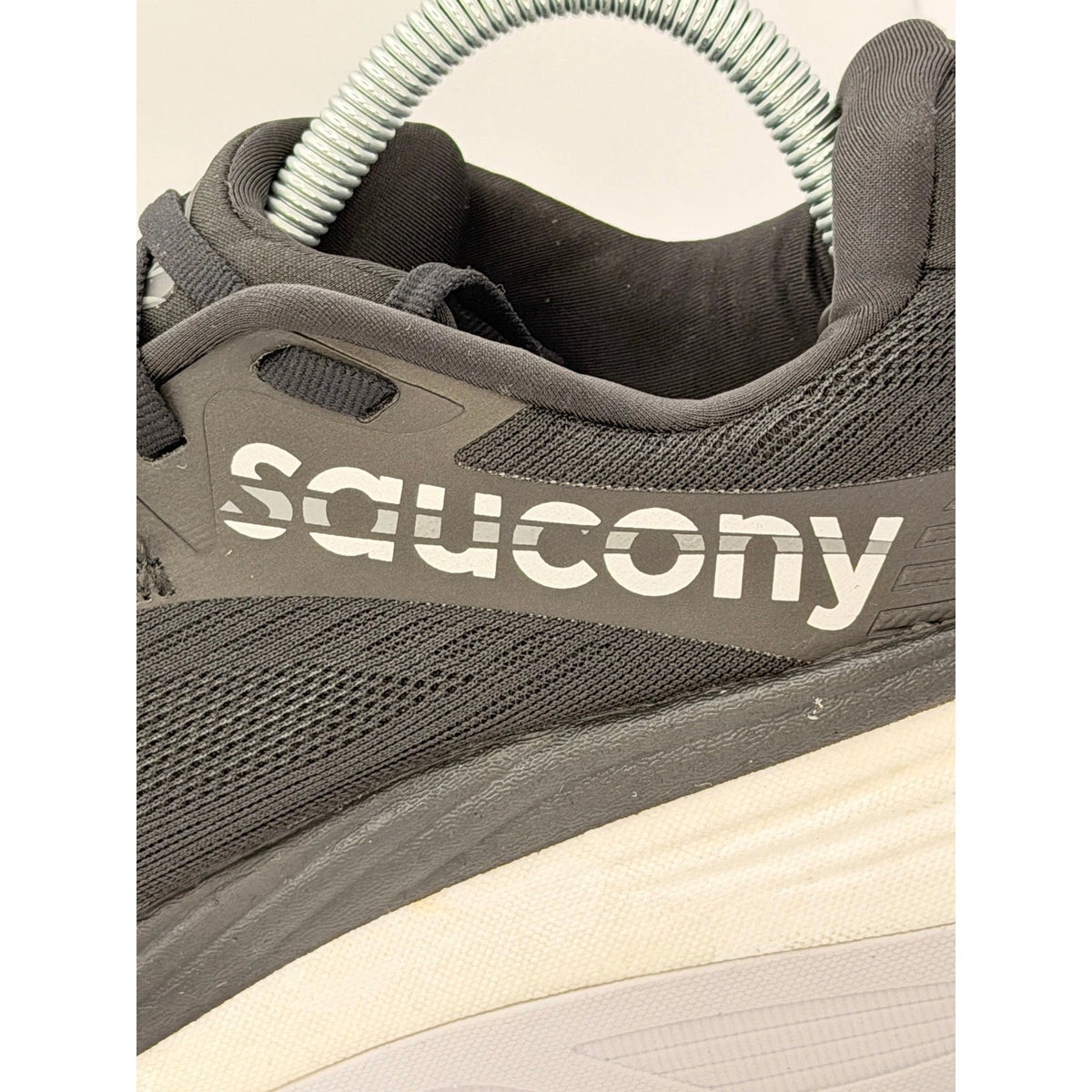 Saucony Hurricane 24 Mens 8UK Stability Running Shoes Black & White Gym Trainers — photo 14