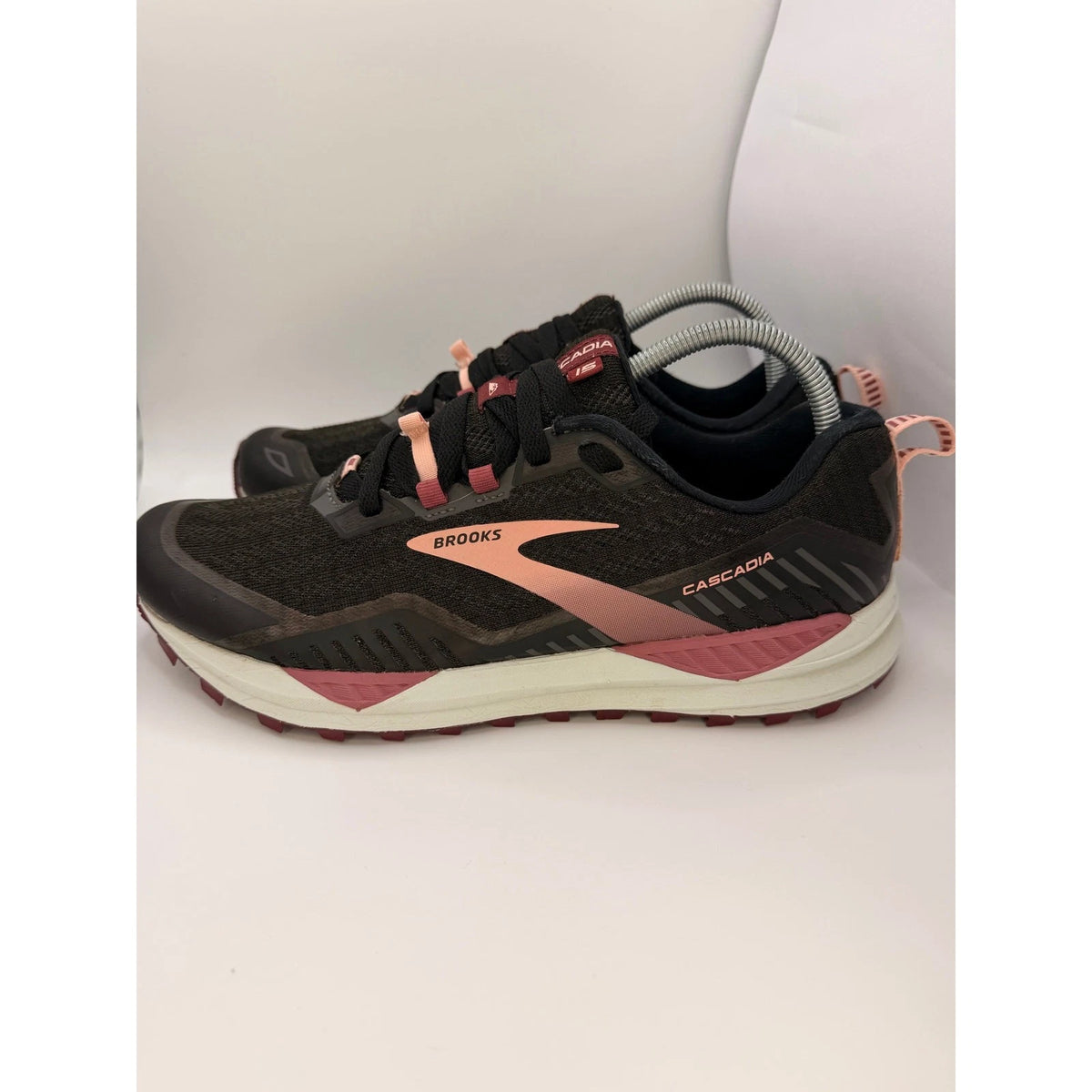 Brooks Cascadia 15 Men’s UK 9 Trail Running Shoes Black Pink — photo 3