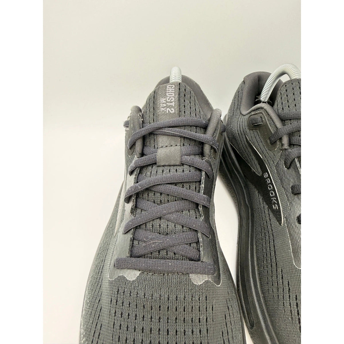 Brooks Ghost Max 2 Running Shoes Mens size 8 Wide Fit Triple Black Gym Shoes — photo 4