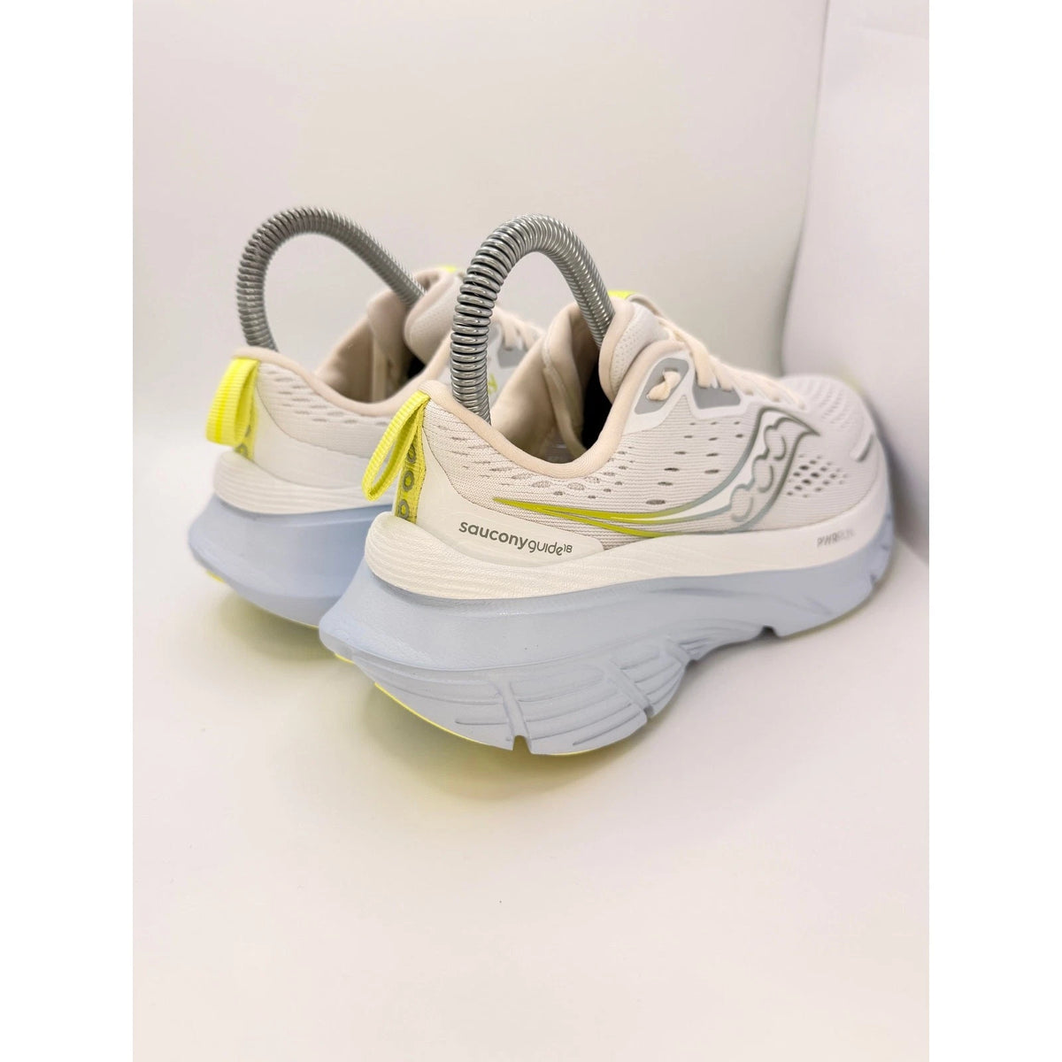 Saucony Guide 18 Womens Stability Running Shoes Size Gym Trainers Size 4UK White — photo 7
